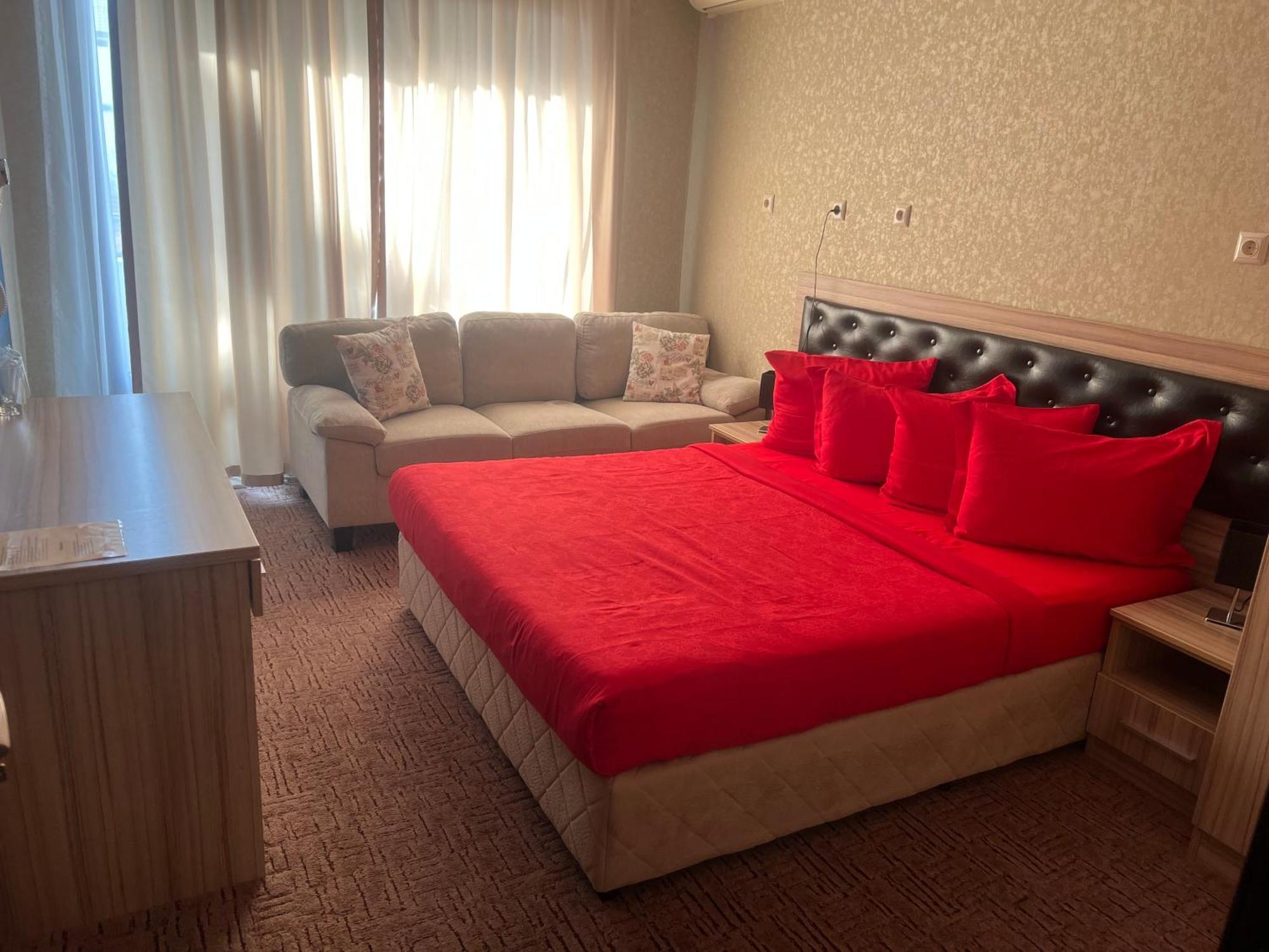 קיטן Hotel Lazur מראה חיצוני תמונה